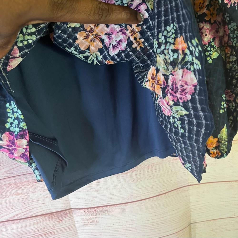 LC Conrad Blue With Floral Neck Tie Detail Blouse Size Small - Picture 5 of 6